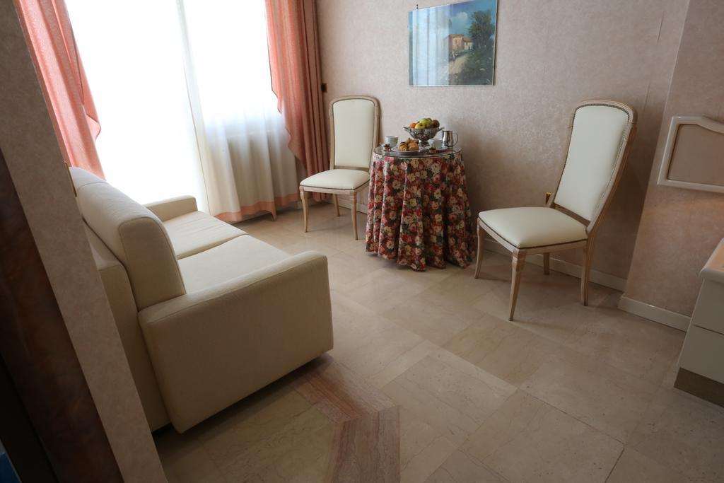 Hotel Europa フォッジア エクステリア 写真
