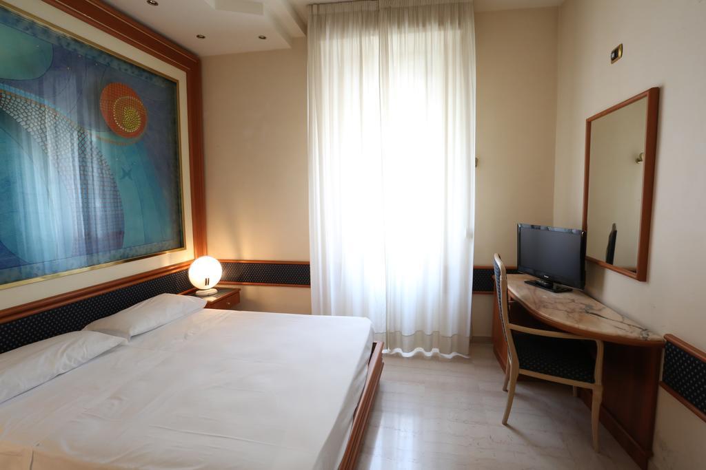 Hotel Europa フォッジア エクステリア 写真