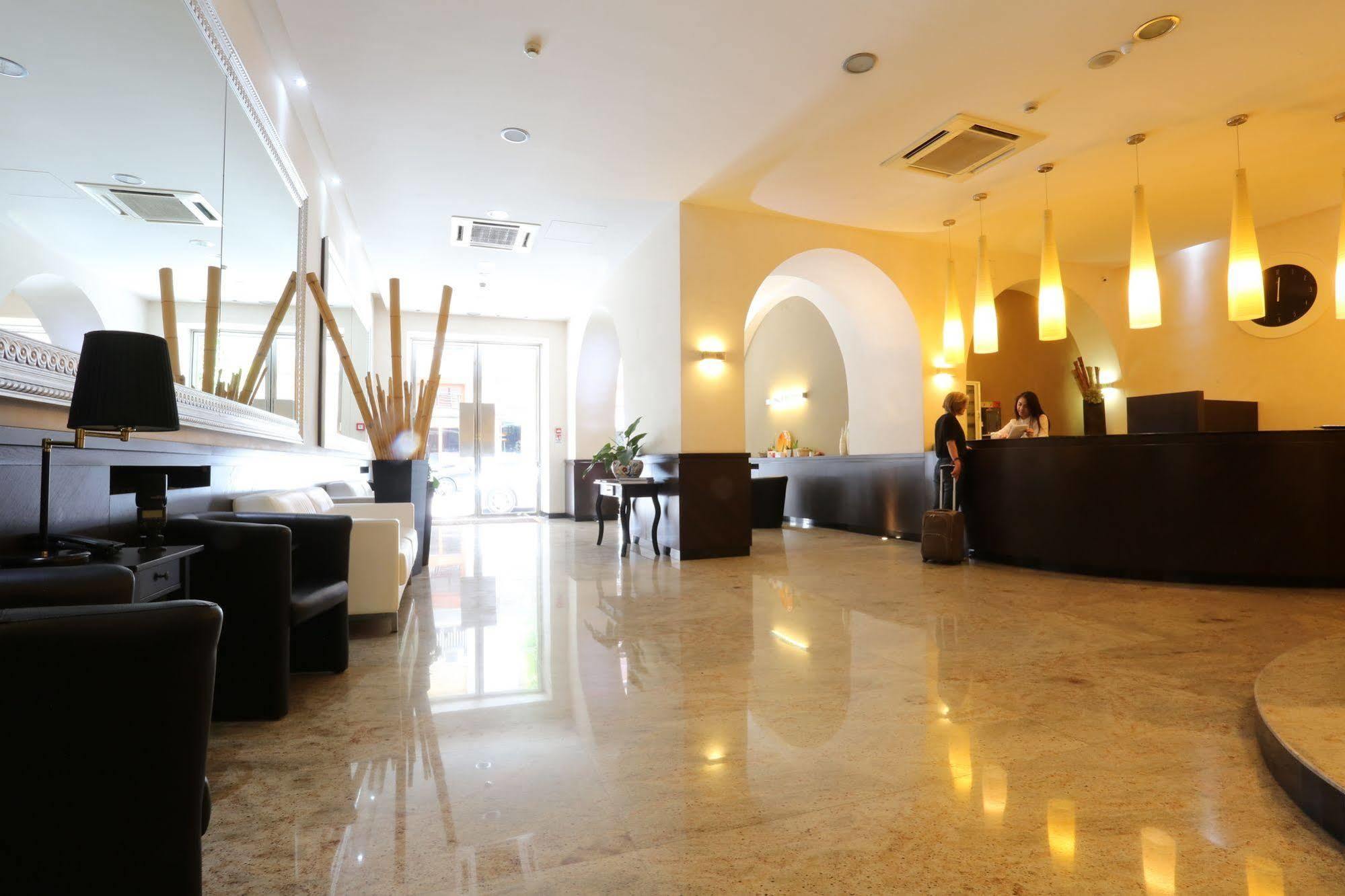 Hotel Europa フォッジア エクステリア 写真