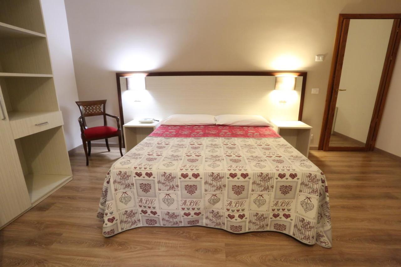 Hotel Europa フォッジア エクステリア 写真