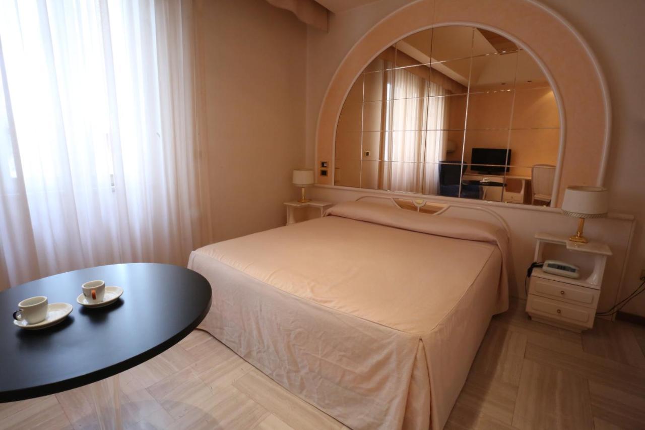 Hotel Europa フォッジア エクステリア 写真